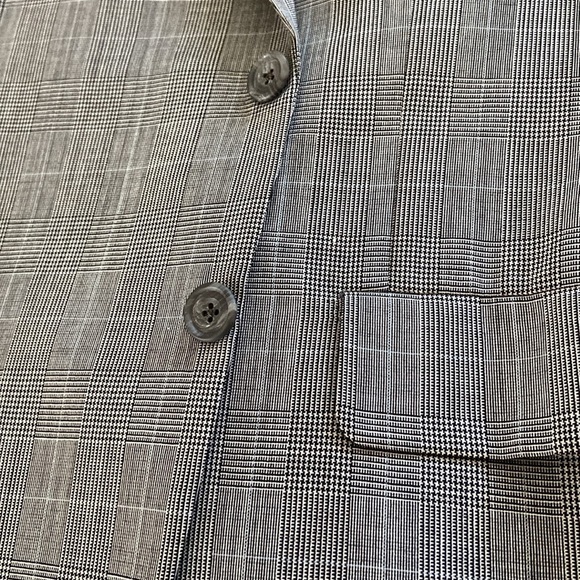 Hickey Freeman Classic two piece suit, 100% Wool like new, pants no pleats 36/30 - Picture 4 of 14